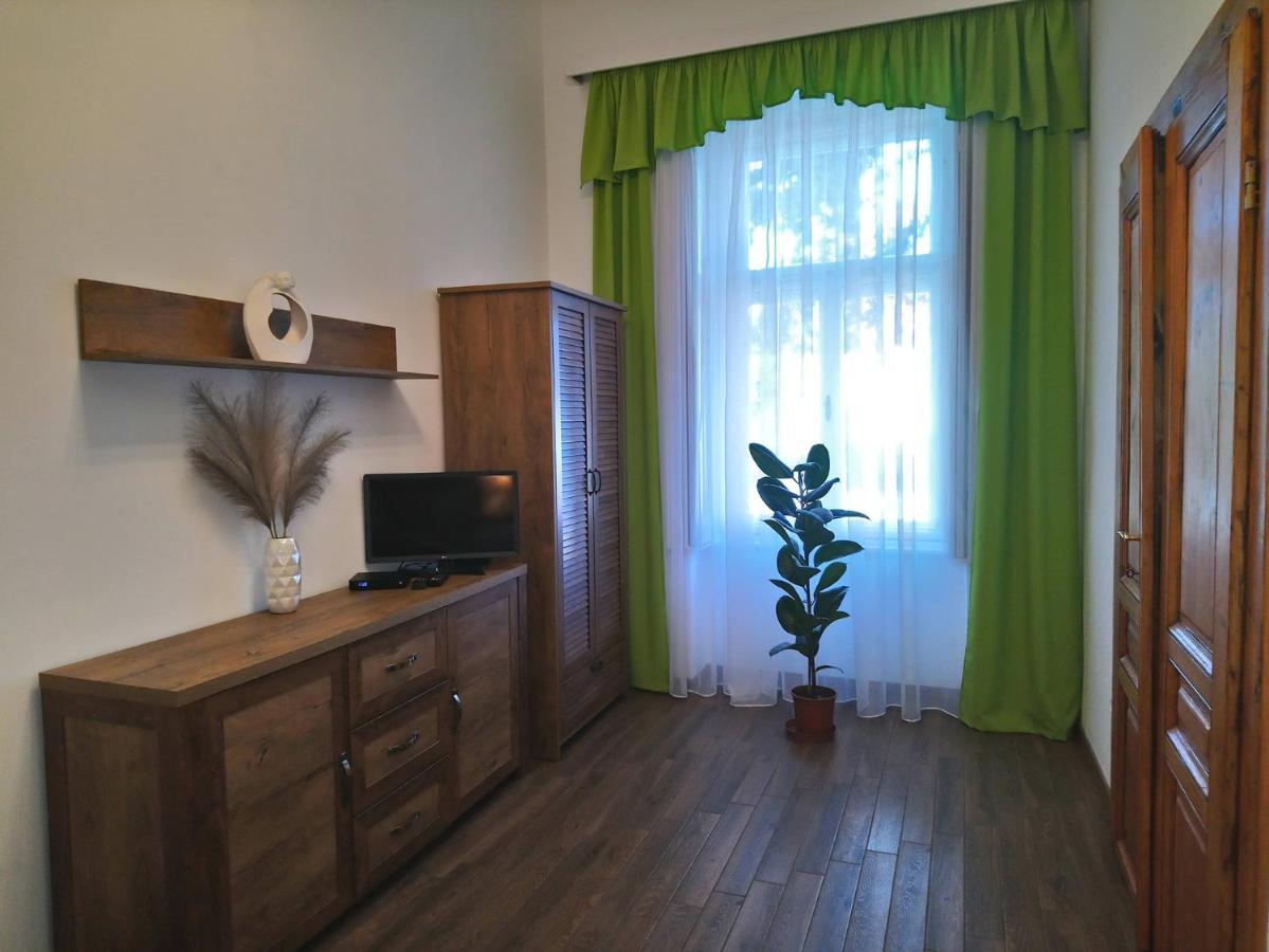 Dolina Apartman Еґер Екстер'єр фото